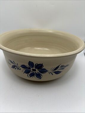 Williamsburg Pottery Rare Beautiful Bowl with Blue Floral Motif